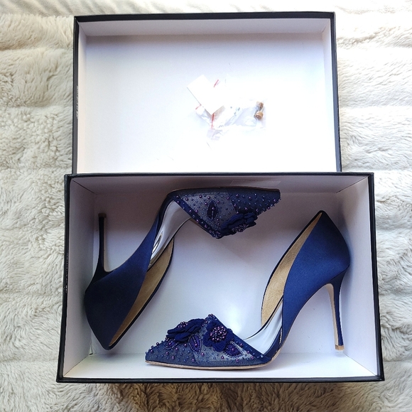 🍒NIB🍒 BADGLEY MISCHKA EMBELLISHED D'ORSAY PUMPS - Picture 15 of 16